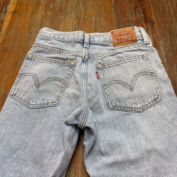 Levi's Wedgie Straight Light Blue Distressed Jeans Womens Size 26 - Picture 13 of 13